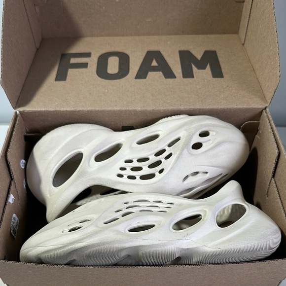 Adidas Yeezy YZY Foam RNNR ‘Sand Men’s size 5 FY4567 Tan Slide FAST SHIPPING - Picture 13 of 14